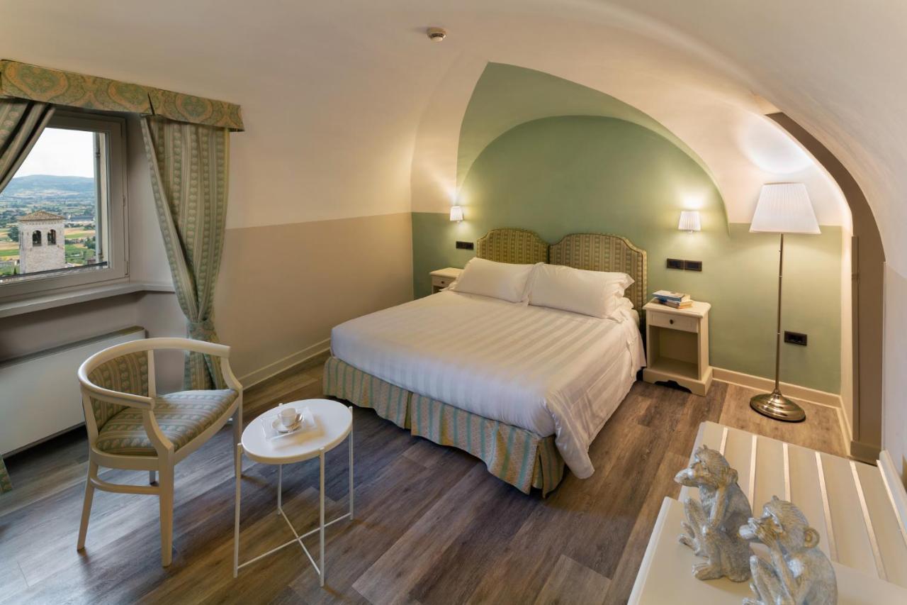 Hotel Fontebella Ассізі Екстер'єр фото