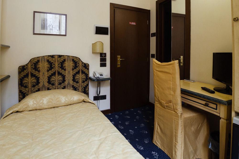 Hotel Fontebella Ассізі Екстер'єр фото