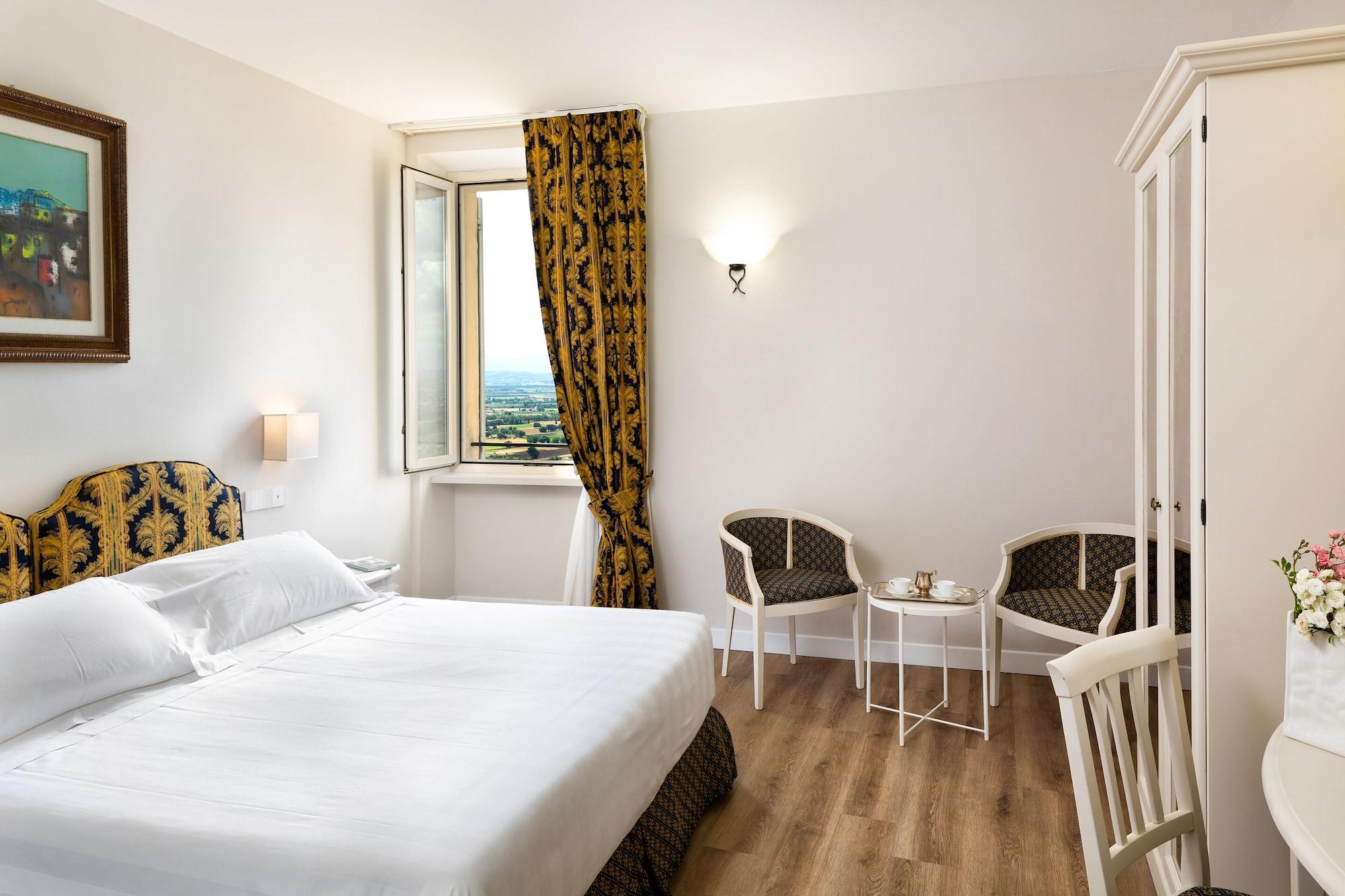 Hotel Fontebella Ассізі Екстер'єр фото