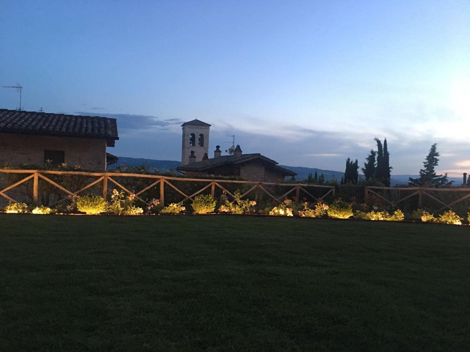 Hotel Fontebella Ассізі Екстер'єр фото